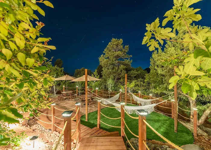Vakantiehuis New - Tuscan Red Rock Overlook - Spectacular Views 2 Pools Waterfalls Fire Features Sauna Massage Chairs & Salt Sedona