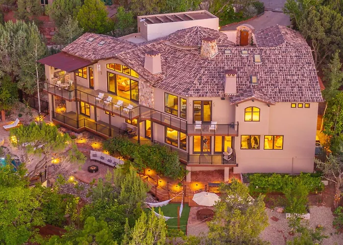 New - Tuscan Red Rock Overlook - Spectacular Views 2 Pools Waterfalls Fire Features Sauna Massage Chairs & Salt *