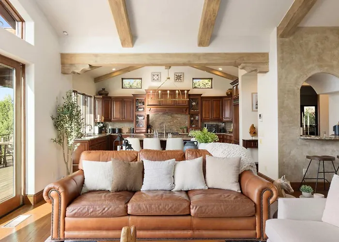 New - Tuscan Red Rock Overlook - Spectacular Views 2 Pools Waterfalls Fire Features Sauna Massage Chairs & Salt *