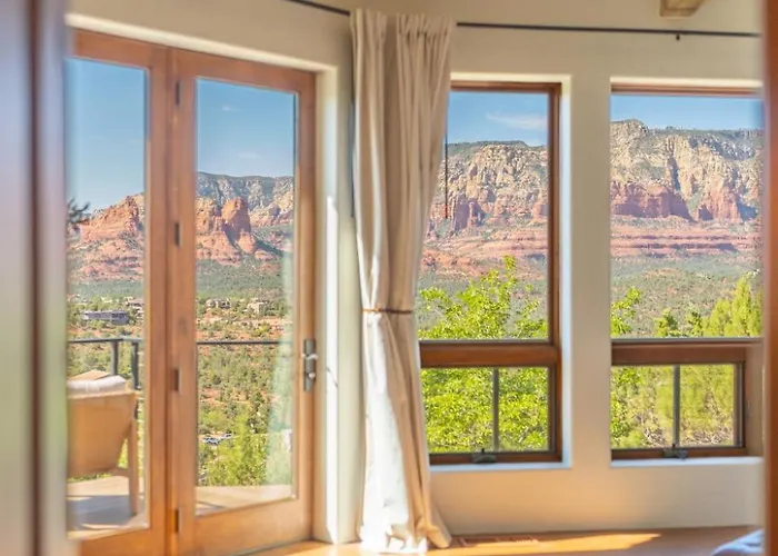 New - Tuscan Red Rock Overlook - Spectacular Views 2 Pools Waterfalls Fire Features Sauna Massage Chairs & Salt *