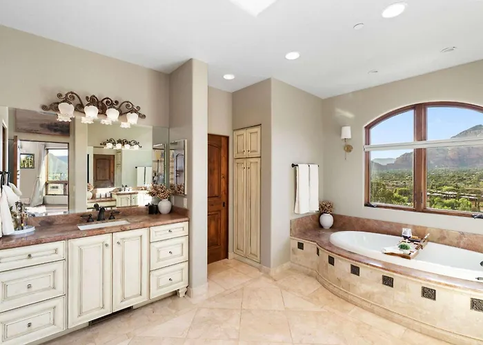 New - Tuscan Red Rock Overlook - Spectacular Views 2 Pools Waterfalls Fire Features Sauna Massage Chairs & Salt Vakantiehuis