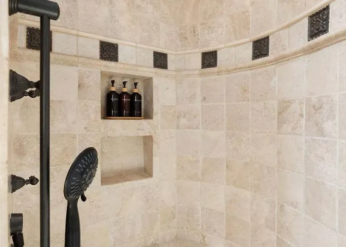 New - Tuscan Red Rock Overlook - Spectacular Views 2 Pools Waterfalls Fire Features Sauna Massage Chairs & Salt Sedona