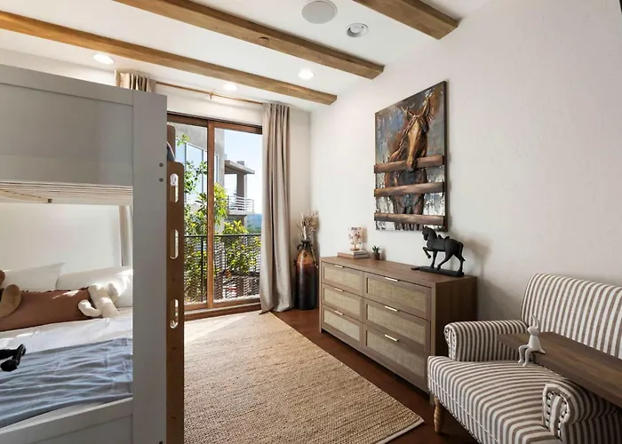 Vakantiehuis New - Tuscan Red Rock Overlook - Spectacular Views 2 Pools Waterfalls Fire Features Sauna Massage Chairs & Salt