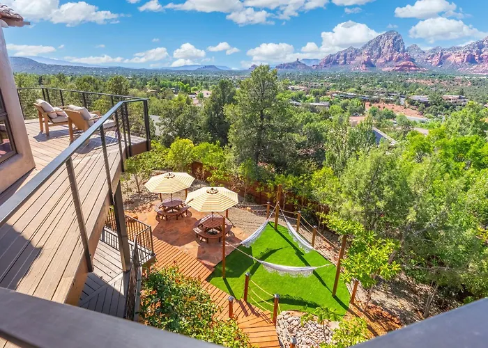 New - Tuscan Red Rock Overlook - Spectacular Views 2 Pools Waterfalls Fire Features Sauna Massage Chairs & Salt