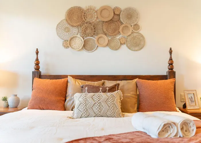 Vakantiehuis New - Tuscan Red Rock Overlook - Spectacular Views 2 Pools Waterfalls Fire Features Sauna Massage Chairs & Salt *