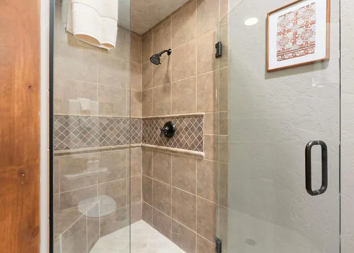 New - Tuscan Red Rock Overlook - Spectacular Views 2 Pools Waterfalls Fire Features Sauna Massage Chairs & Salt *