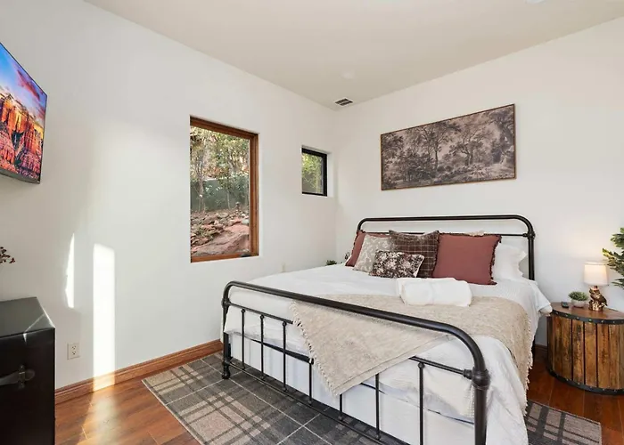 New - Tuscan Red Rock Overlook - Spectacular Views 2 Pools Waterfalls Fire Features Sauna Massage Chairs & Salt Sedona